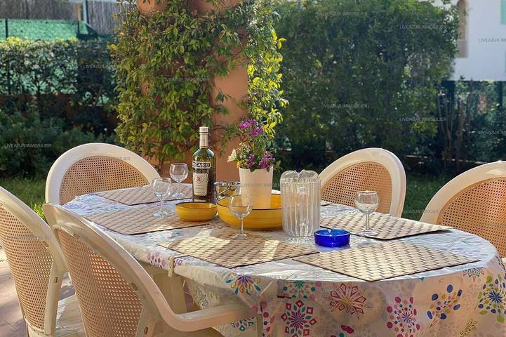 Gîte pour 4 personnes, avec Terrasse et Piscine dans Plage de La Gorguette