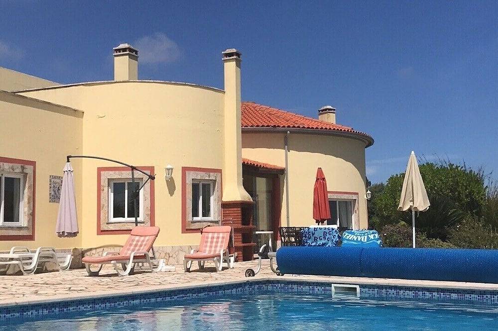 Prachtig huis met apart bijgebouw, prive zwembad en tennisbaan in de buurt van Obidos in Óbidos, Leiria District