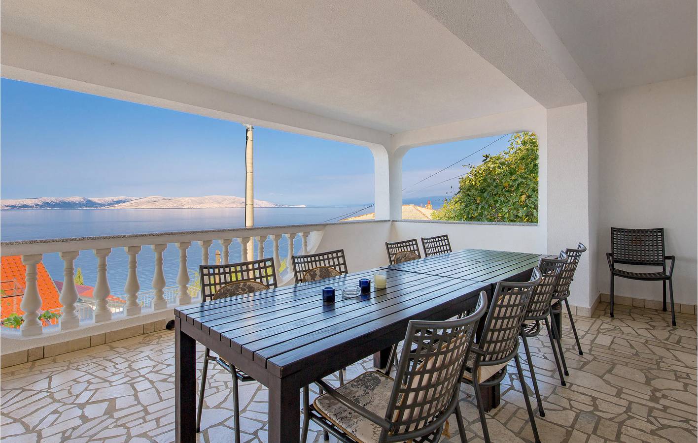Ganze Ferienwohnung, Ferienwohnung für 5 Personen mit Terrasse in Sveti Juraj, Naturpark Velebit
