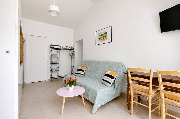 Hel studio-lejlighed, Studio "Jk" with Private Terrace and Wi-Fi in Roquevaire, Middelhavskysten (Frankrig)