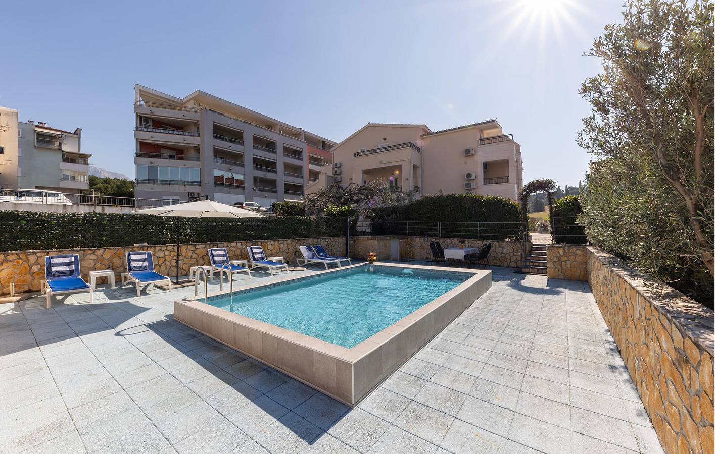 Appartement de vacances entier, Charmant appartement 1 chambre avec piscine à Makarska, à 600 m du bord de mer in Makarska, Makarska riviera