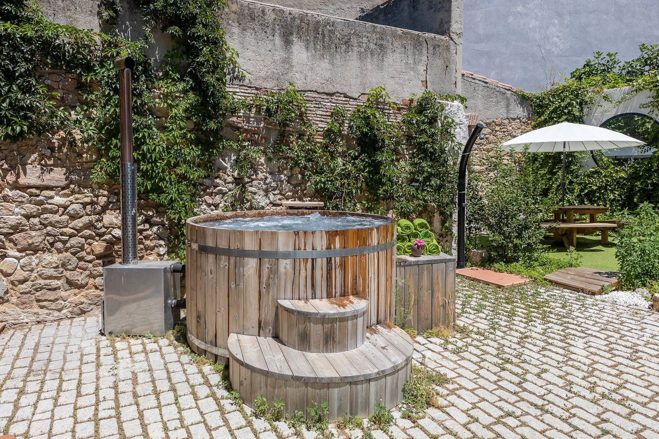 Finca 'La Casona Del Tio Pedro' mit privatem Garten, Balkon und Wlan in Cadalso de los Vidrios, Madrid Province