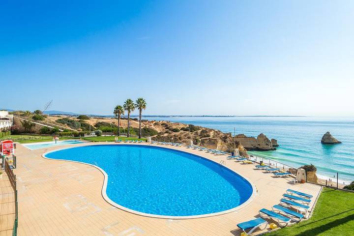 Ferienwohnung für 4 Personen, mit Kinderpool und Balkon in Santa Maria