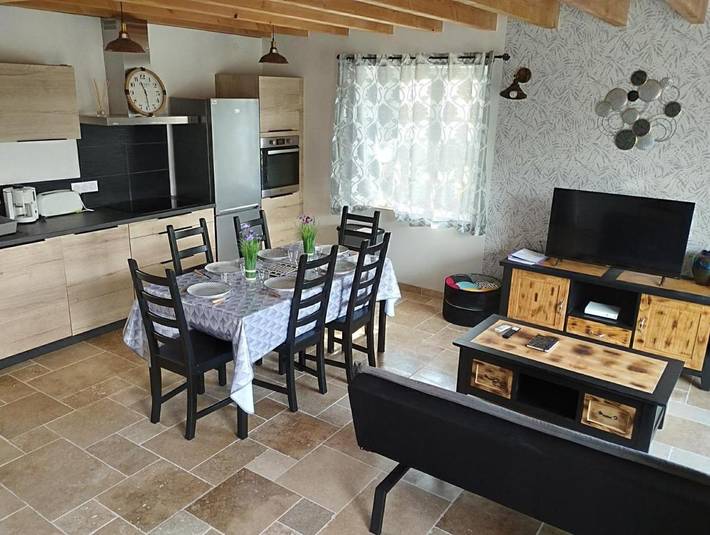 Location de vacances pour 7 personnes, avec jardin à Bournand