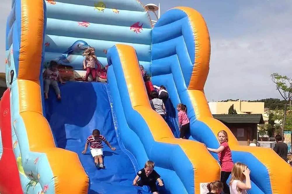 Zecamping 3* pataugeoire animations locatif Tv Bbq 24m2 4 pers in La Souterraine, Región de Guéret