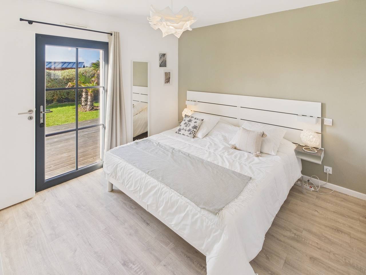 Surf & baignade - 300m plage de Pors Carn in Penmarch, Côte de Cornouaille