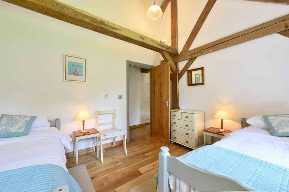 Pickle Cottage Tenterden - modern, airy converted barn, formerly a pig shed! in Tenterden, Ashford region