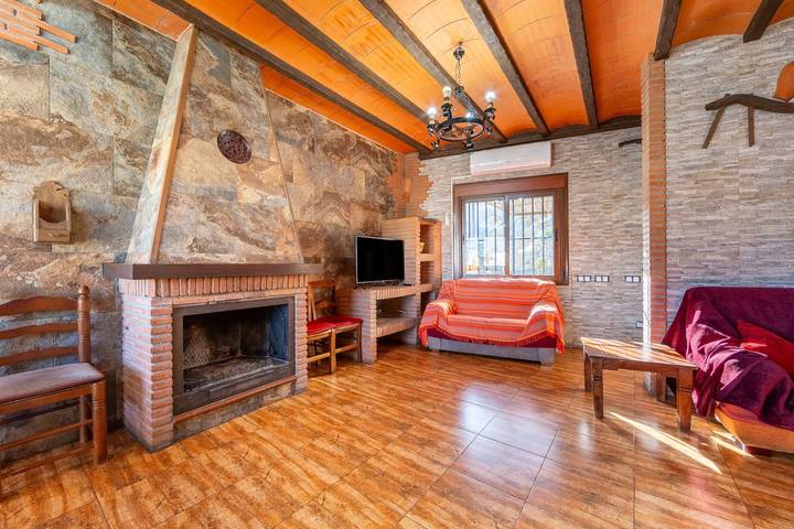 Casa Rural La Jirola-El Balcón with Mountain Views, Wi-Fi and Air Conditioning in Abrucena, Cordillera Penibética