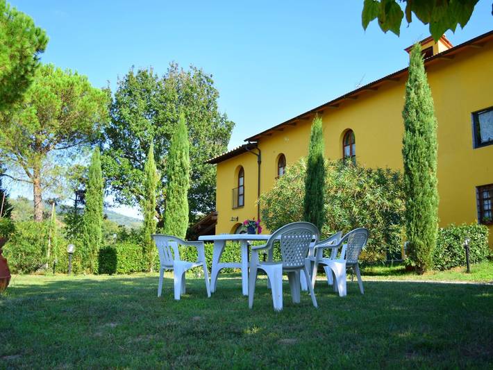 Agriturismo per 4 persone, con Giardino e Piscina a Vinci