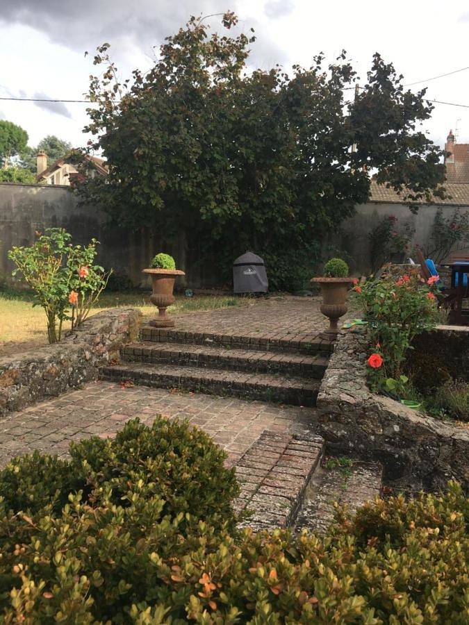 Chambre d’hôte pour 2 personnes avec terrasse in Autun, Région d'Autun