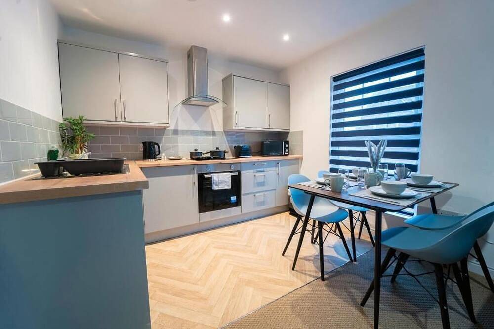 Entire apartment, Stylish Wigan Flat |Fast Wifi |Long and Contractor in Wigan, Greater Manchester