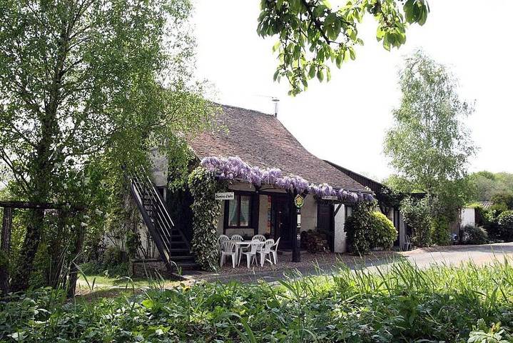 Chambre d’hôte pour 2 personnes, avec jardin à Monthodon