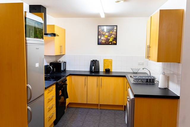 Ganze Ferienwohnung, 1-Bed Apt, Sleeps 2, 7 min walk to Hackney Station in Hackney, London