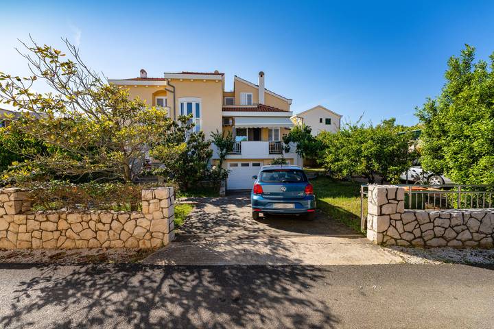 Dom dla 8 osób, z Balkon i Taras oraz Ogród w Privlaka