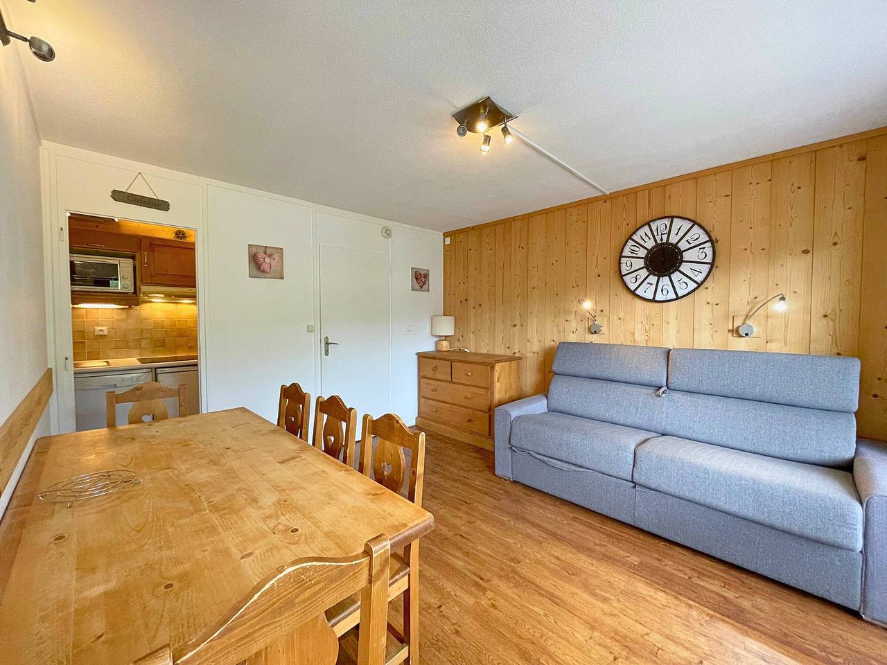 Appartement entier, Appartement avec balcon, aux pieds des pistes, 5 pers - La Croisette, Les Ménuires in Les Menuires, Saint-Martin-de-Belleville
