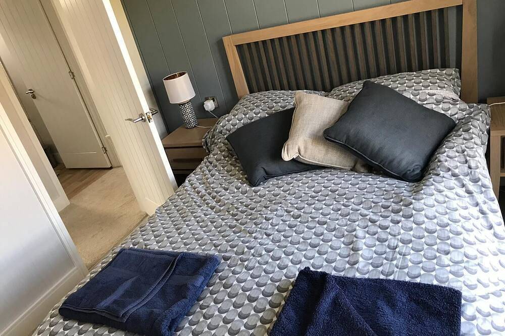 Luxury 3 Bedroom Lodge - Pet Friendly in Milford-on-Sea, Hampshire