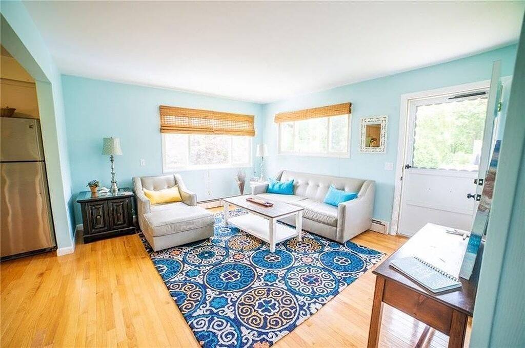 Perfect family rental steps to little beach and boat launch - Central A/C! in Narragansett, Washington County (RI)