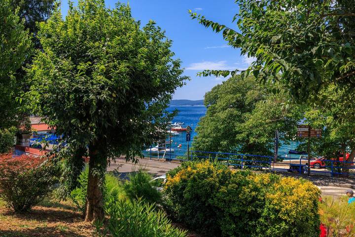 Ferienwohnung für 4 Personen, mit Balkon und Terrasse in Selce