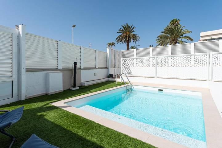 Chalet para 6 personas, con terraza y piscina en San Agustín 