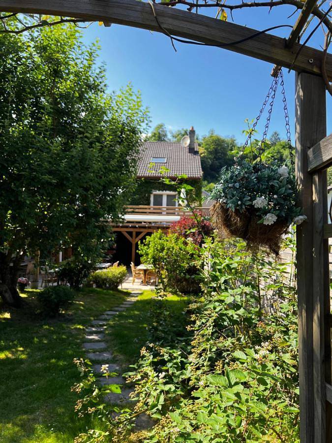 Appartement de vacances pour 2 personnes, avec Terrasse et Jacuzzi ainsi que Jardin et Vue