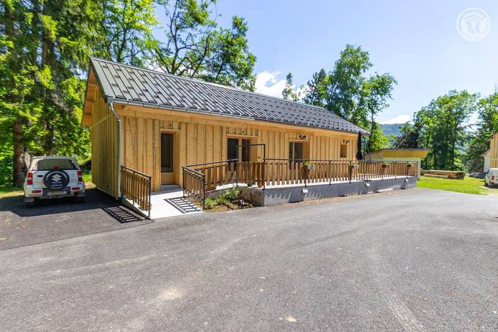 Gîte pour 12 personnes, avec Terrasse à Cevins