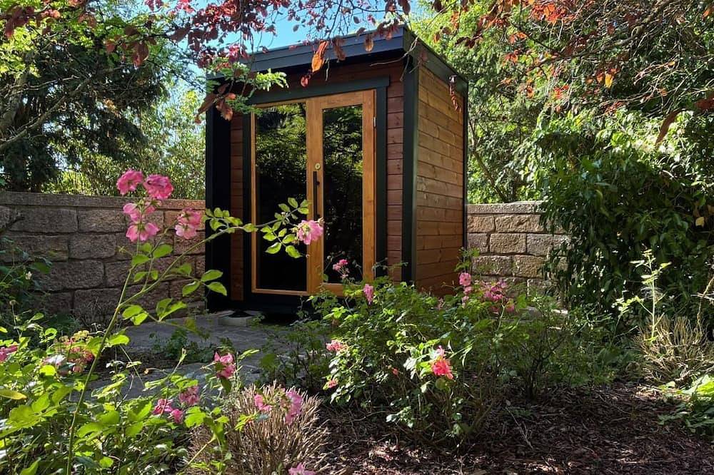 Ferienhaus vor den Toren Rothenburg ob der Tauber – mit Garten, Wintergarten, Sauna und Kachelofen. in Schrozberg, Taubertal