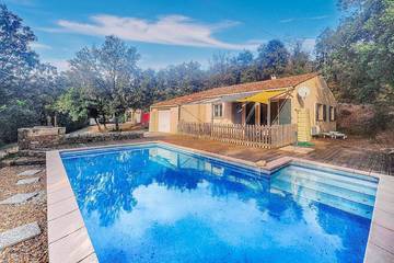 Location de vacances pour 5 personnes à Ferrières-Poussarou