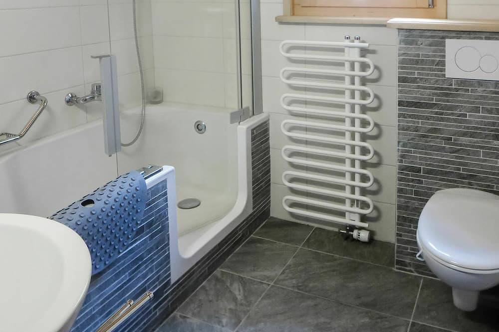 Ganze Wohnung, Gemütliche Wohnung für 6 Personen mit  W-Lan, Tv und Balkon in Vers-l'Église, Ormont-Dessus (Les Diablerets)