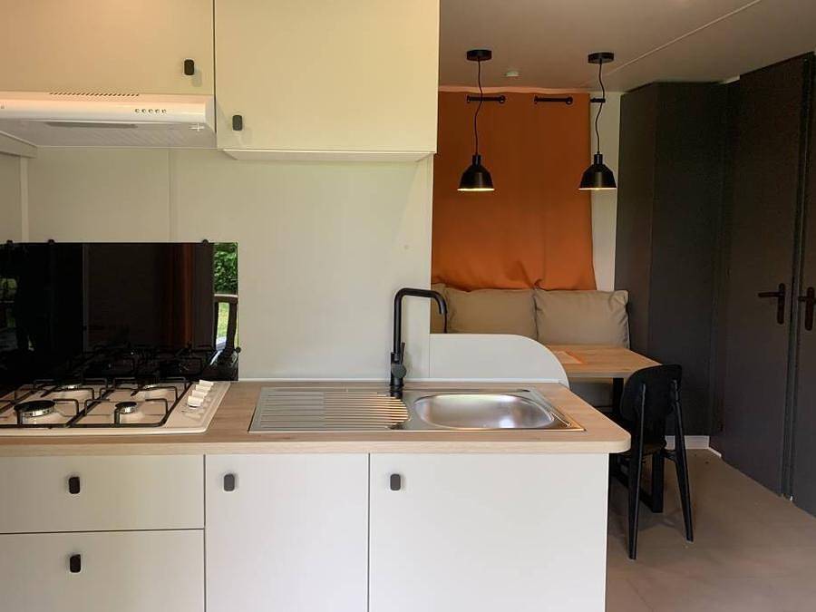 Camping La Saline - Mobilheim 4 personen - Buntspecht in Arc-et-Senans, Doubs