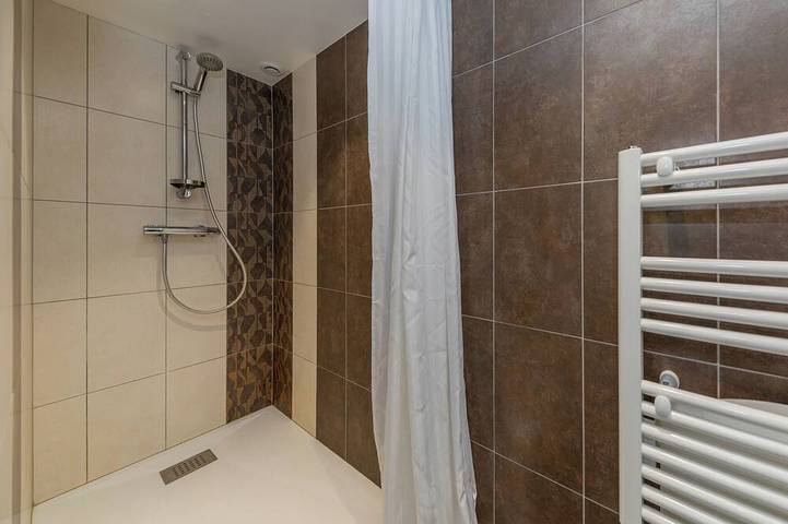 Location de vacances pour 2 personnes, avec terrasse et jardin à Ségur-le-Château - 4