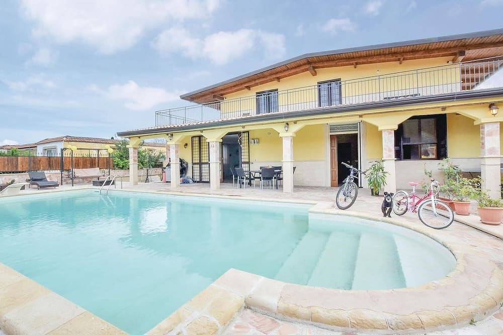 Amazing home in Torre di Pescopaganoce in Mondragone, Provincia di Caserta