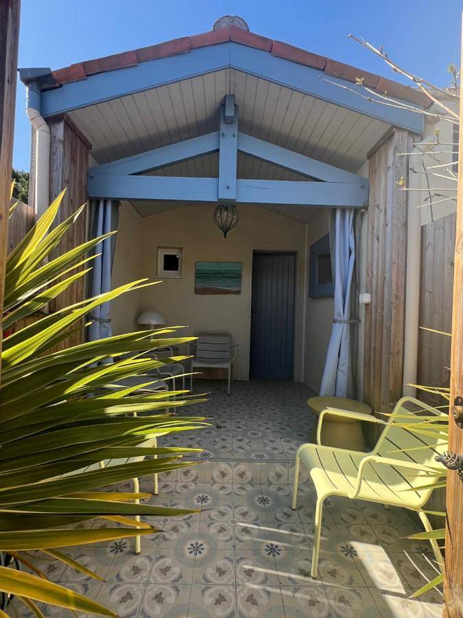 Location de vacances pour 2 personnes, avec terrasse dans Plage des Huttes - 3