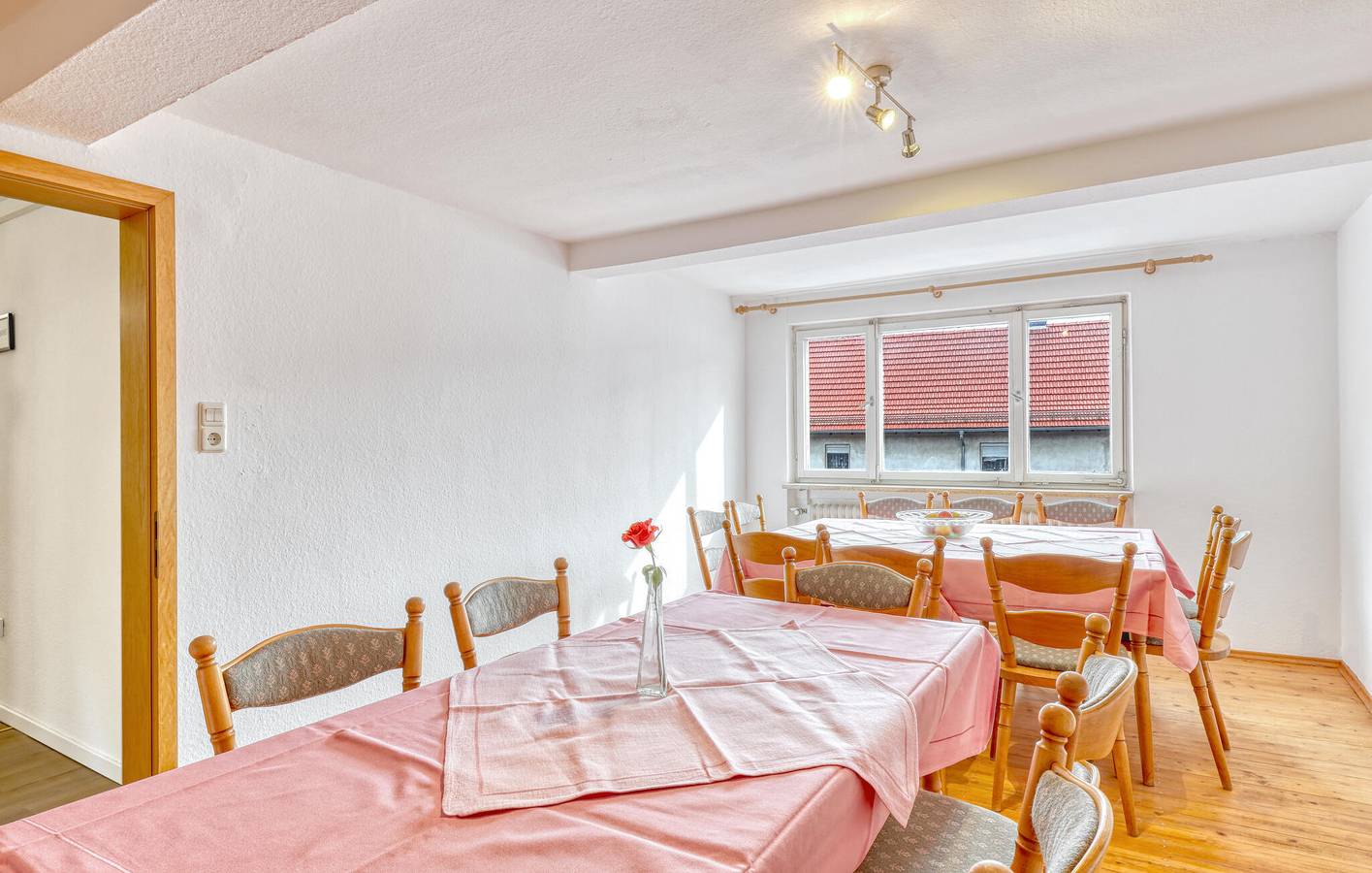 Ganze Ferienwohnung, Gemütliches Appartement mit Terrasse in Oberweißenbrunn, Nähe Skilift in Bischofsheim an der Rhön, Rhön-Bayern