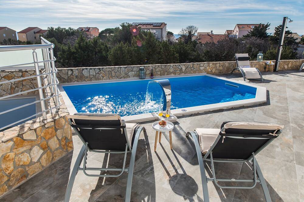 Apartamento entero, Apartment Luka with Heated Private pool in Novalja, Pag