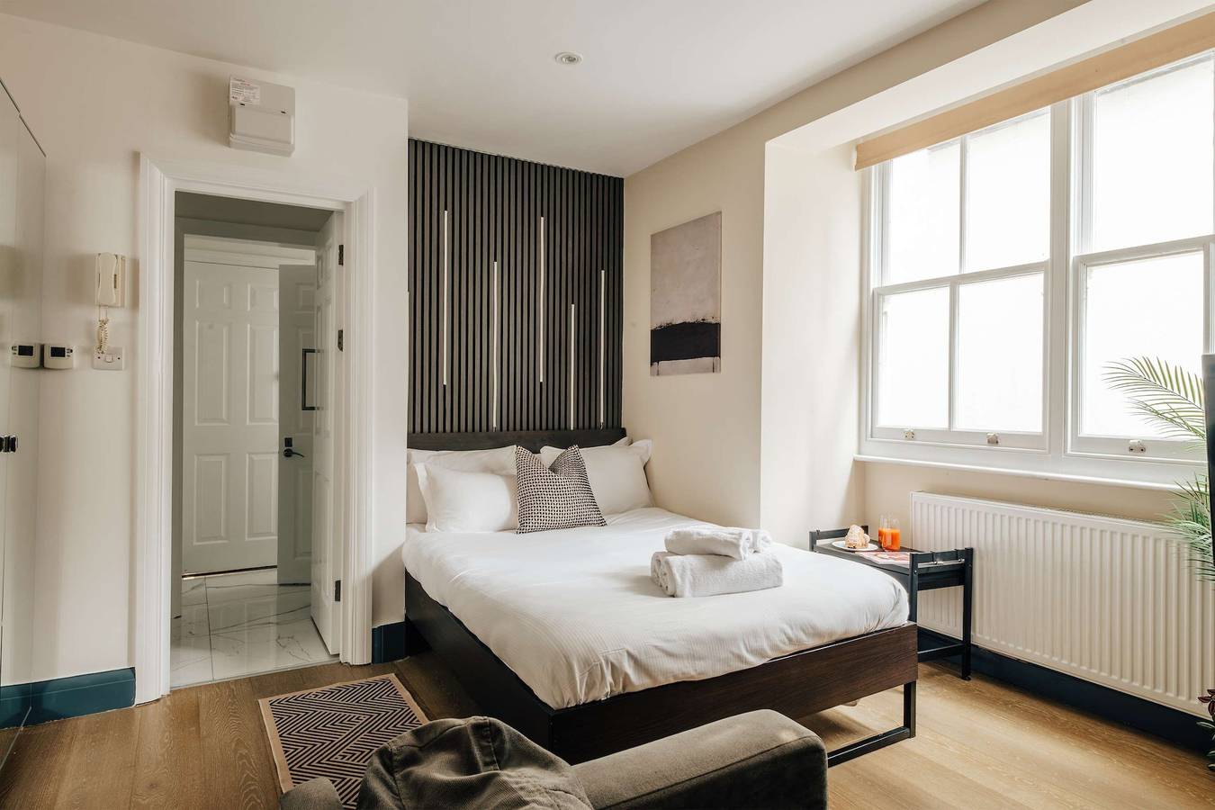 Entire apartment, Modern Kensington Studio in Kensington and Chelsea, London