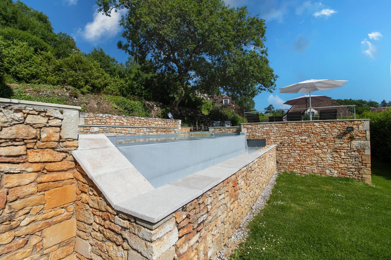 Maison de vacances 'Gite Les Hauts De L'ouysse' avec piscine privée, Wi-Fi et climatisation in Lacave, Parc Naturel Régional des Causses du Quercy