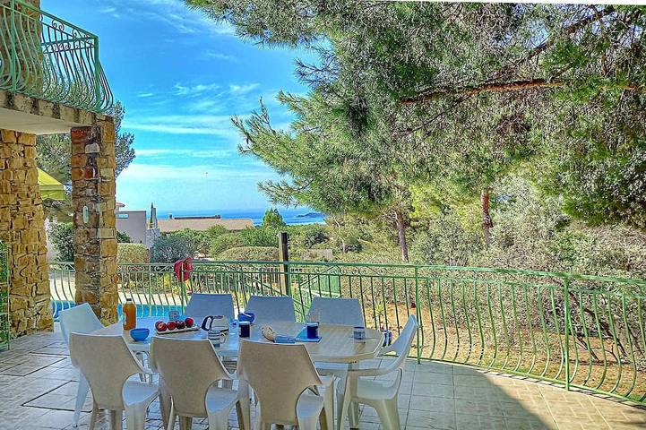 Villa pour 10 personnes, avec Balcon ainsi que Terrasse et Jardin à Ceyreste