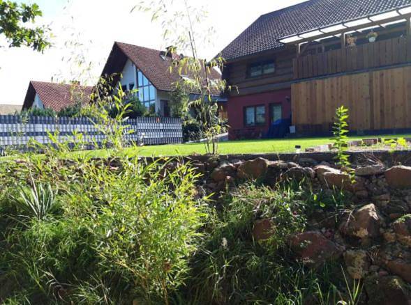 Ferienwohnung für 3 Personen, mit Terrasse und Garten in Elmstein
