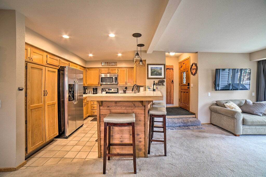 Vacation Apartment for 6 Guests in Old Mammoth, Mammoth Lakes