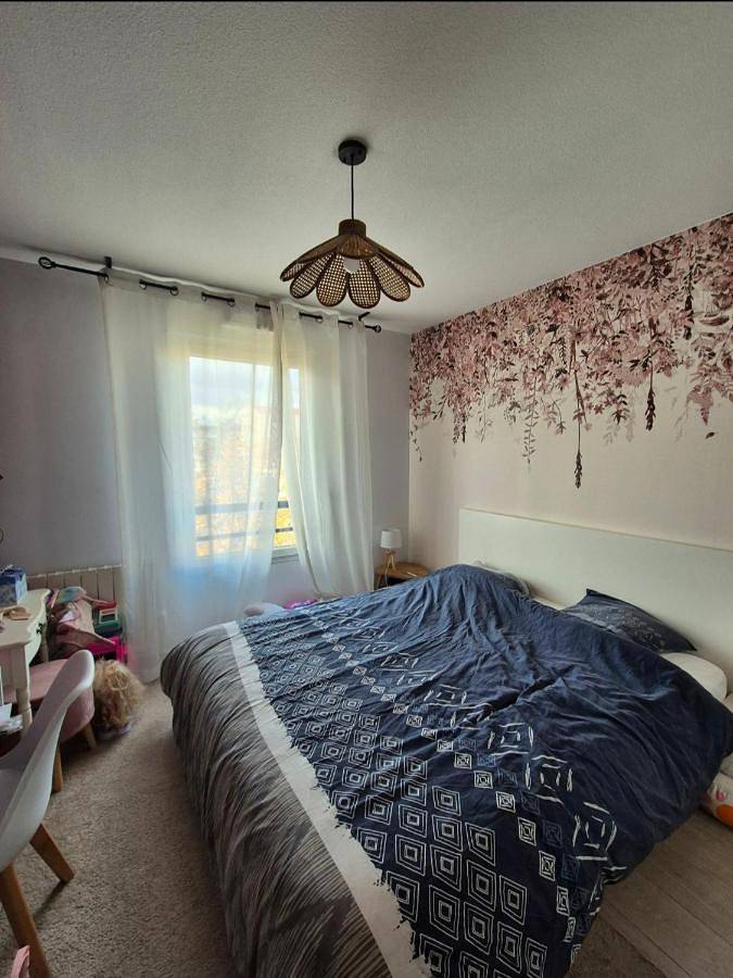 Appartement de vacances entier, Double Room with Balcony in Saint-Fons, Lyon et ses environs