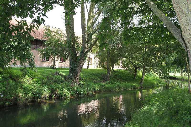 Gîtes de France® - Le Gite du Moulin du Château in Mesnières-en-Bray, Région de Dieppe