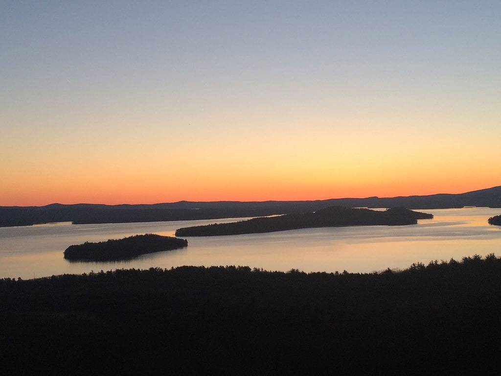 Eine der besten Aussichten auf den Winnipesaukee, die Berge, die Sonnenaufgänge und den Sternenhimmel in Gilford, Lake Winnipesaukee