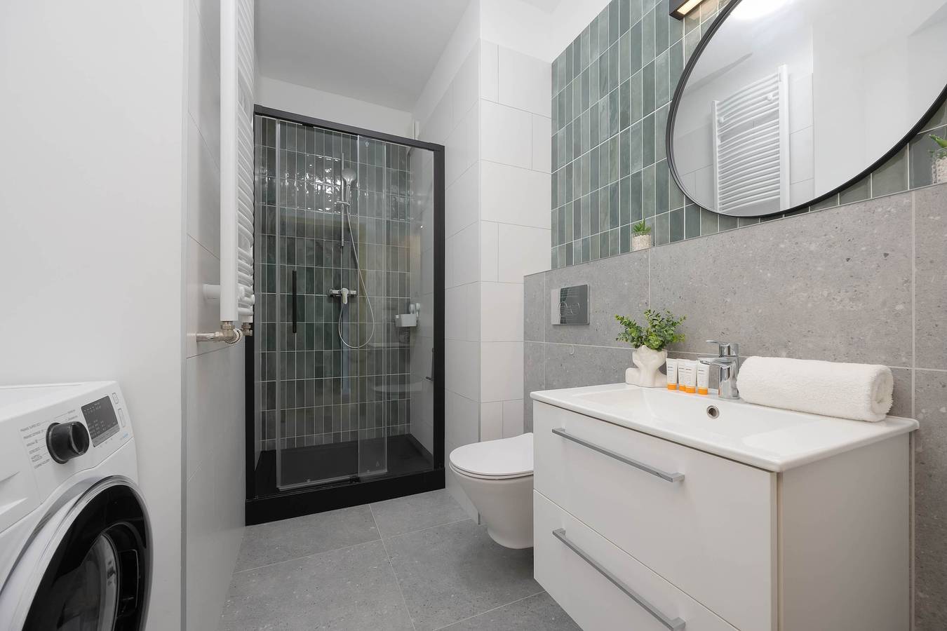 Ganze Wohnung, Modern Apartment in Tarchomin | Parking in Garage in Białołęka, Warschau