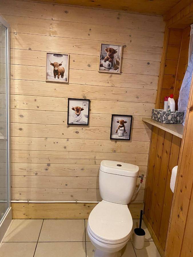 Appartement entier, Appartement à la ferme une chambre 3 personnes in Val de Morteau, Jura Francais