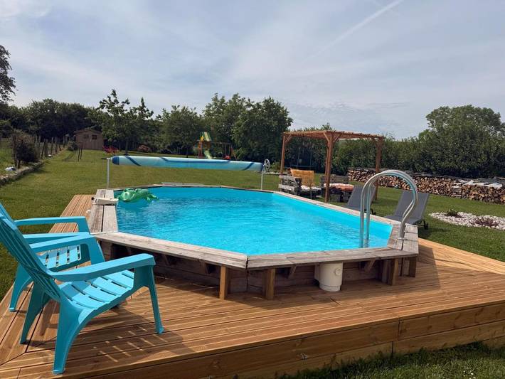 Chambre d’hôte pour 4 personnes, avec Terrasse ainsi que Jardin et Piscine