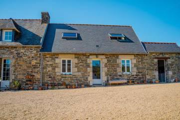 Gîte pour 3 personnes, avec jardin et jacuzzi, animaux acceptés à Peumerit