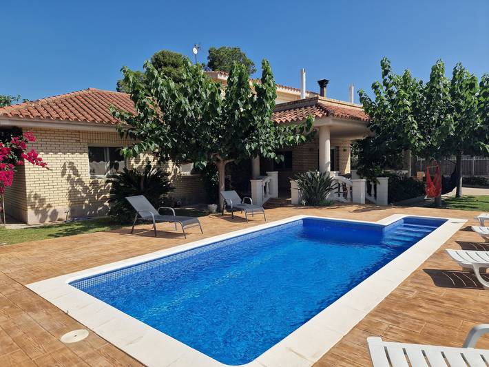 Ferienhaus für 9 Personen, mit Terrasse und Garten in Riumar - 2