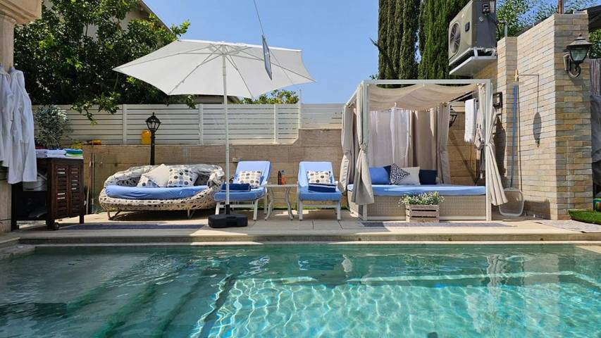 Ferienwohnung für 6 Personen, mit Balkon und Pool - 1