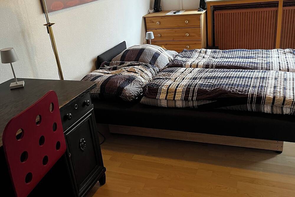 Ganze Wohnung, 3 ruhige Zimmer in hervorrangender Lage in Schlebusch in Leverkusen, Bergisches Land