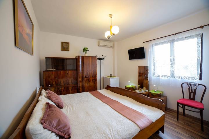 Ferienhaus für 8 Personen, mit Balkon/Terrasse und Pool, mit Haustier